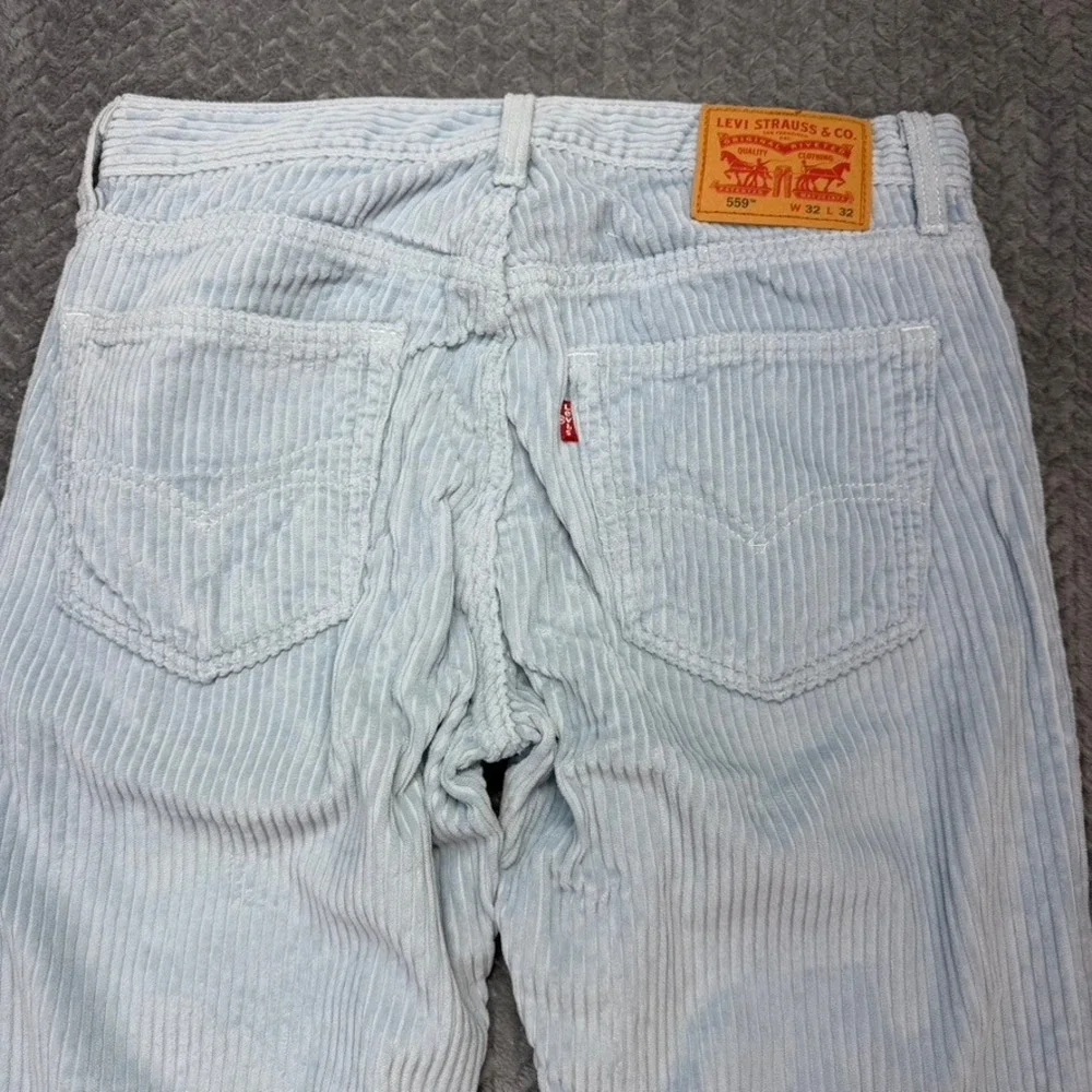 Levi's 559 Elephant Corduroy Pants Mens 32x31 Relaxed Straight Light Blue Cotton